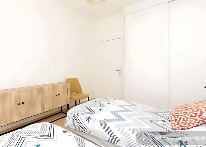 Croisette Floor 2br With Bay View Balcony Cannes