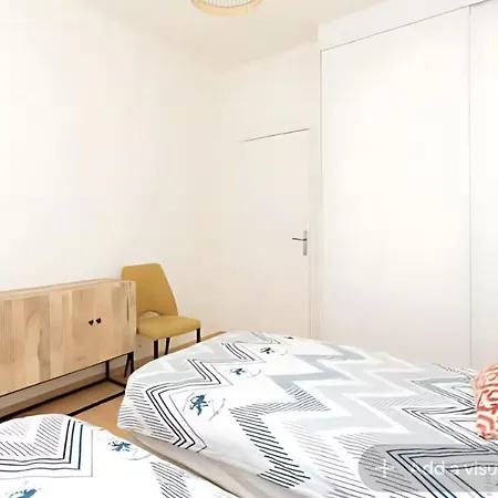 Croisette Floor 2br With Bay View Balcony Cannes